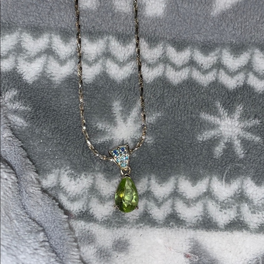 Avon peridot silver necklace